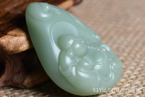 青海和田玉油青價(jià)格是多少 品質(zhì)與油性如何