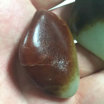 新疆和田玉籽料是否都發(fā)污