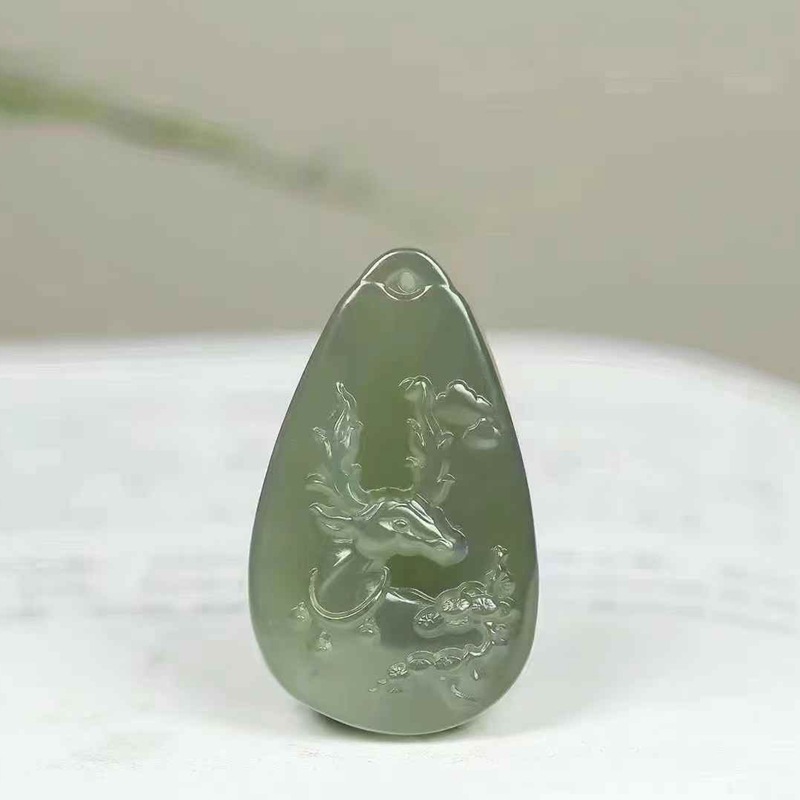 和田玉工廠店玉石工藝品天然新疆和田玉青海料湖水綠鹿玉石吊墜