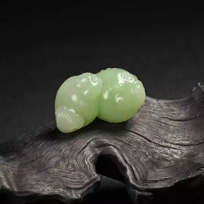 翡翠、和田玉結合后會生出什么玉?白中帶綠,200元秒變20萬!